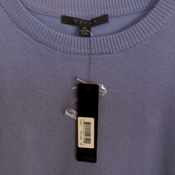 NWT Women’s Crewneck Sweater - Picture 2 of 4